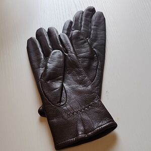 Luxurious Leather Gloves